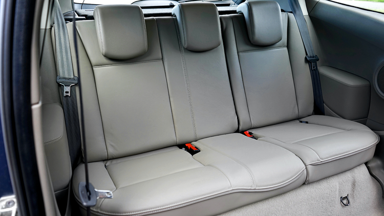 Exact Fit vs. Universal Seat Covers – The Seat Shop