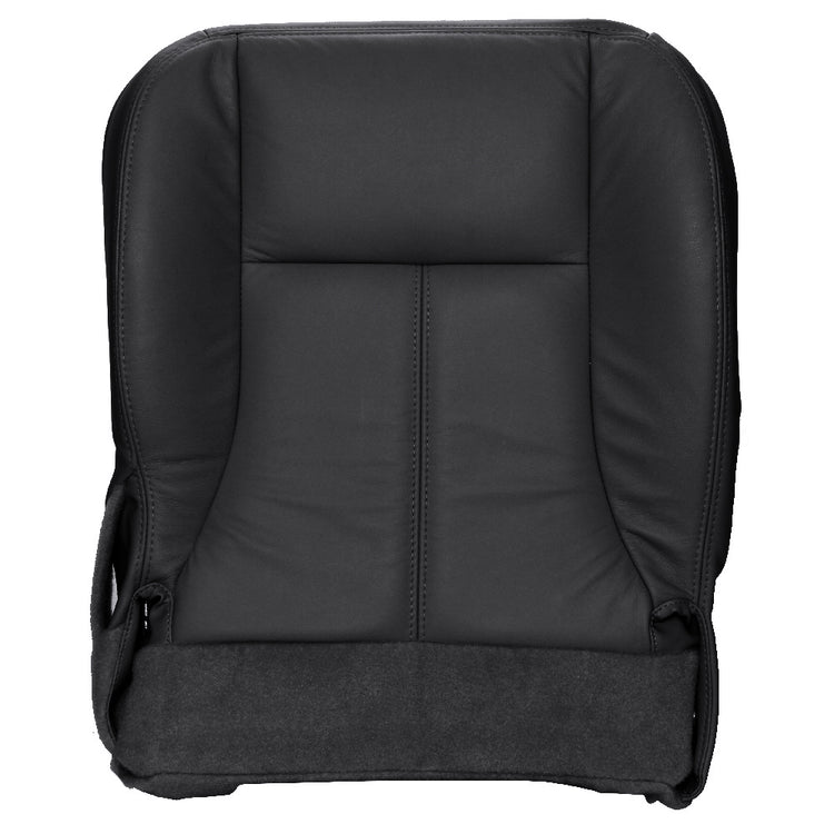 Front view of passenger in Ebony for Chevrolet Colorado